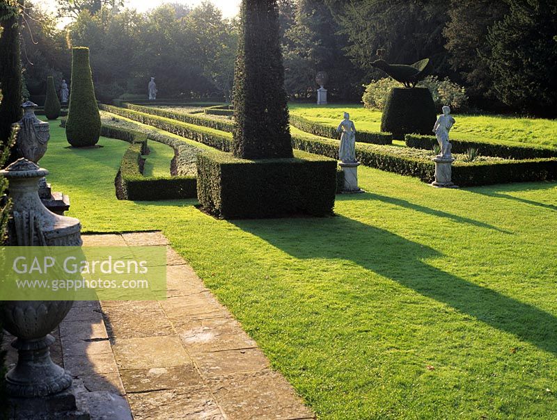Le long jardin à Cliveden, Buckinghamshire