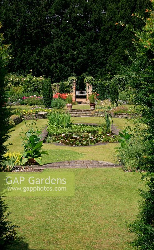 Le jardin englouti et l'étang - le jardin des fellows, Clare College, Cambridge