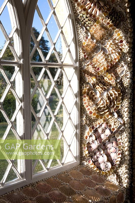 Fenêtre dans la maison coquille à Ballymaloe Cookery School, conçu par Blott Kerr-Wilson