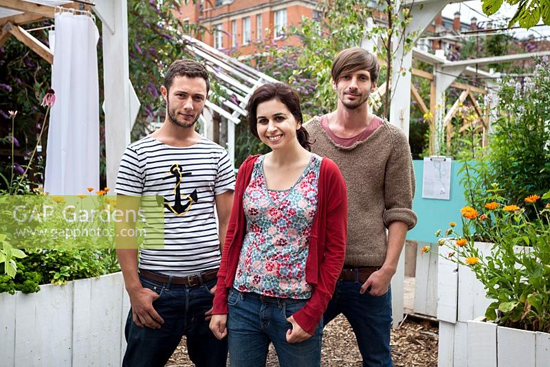 De gauche à droite - Thomas Kendall, Heather Ring et Jarred Henderson - Urban Physic Garden, Londres