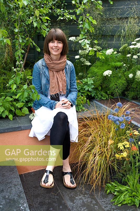 Designer Catherine MacDonald - 'The Landform Garden' - Médaillée d'or et meilleur jardin d'été - RHS Hampton Court Flower Show 2012