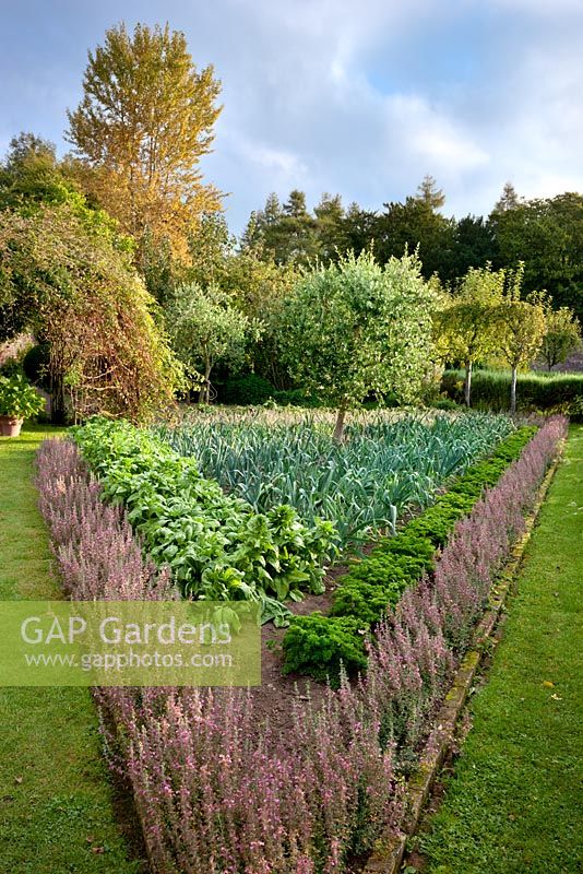 The Walled Garden in Highgrove Garden, septembre 2009.