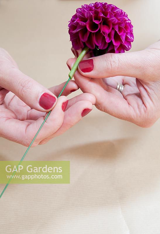 Faire une boutonnière pour un mariage