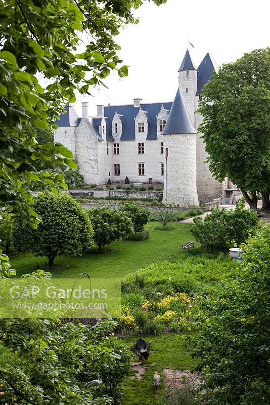 Jardins vus du sud-ouest - Château du Rivau, Lemere, Vallée de la Loire, France