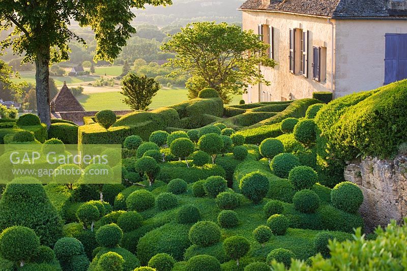 Les jardins en surplomb de Marqueyssac, Périgord, France