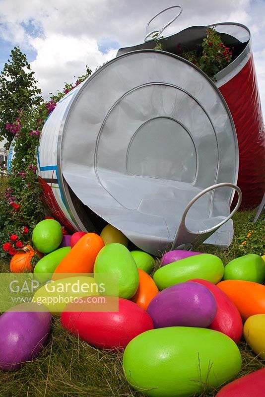 Jardin conceptuel: Gluttony E 123 - Designer: Katerina Rafaj (Purpleberry Gardens), Entrepreneur: Purpleberry Gardens - RHS Hampton Court Flower Show 2014