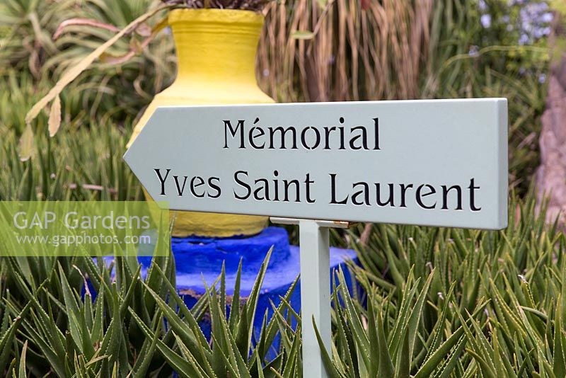 Inscrivez-vous au jardin commémoratif Yves Saint Laurent. Jardin Majorelle, jardin Yves Saint Laurent