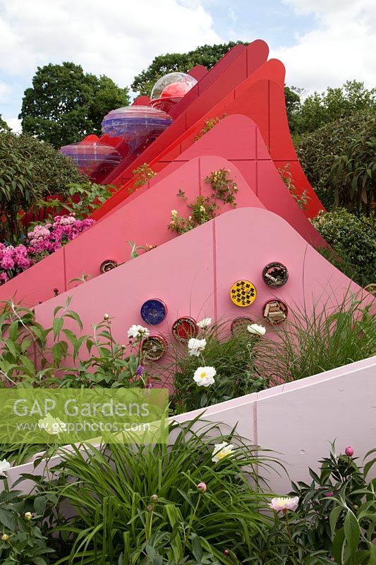 The Chengdu Silk Road Garden - RHS Chelsea Flower Show 2017 - Designer: Laurie Chetwood et Patrick Collins - Sponsor: Creativersal