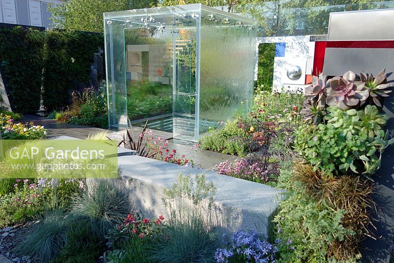 RHS Chelsea Flower Show 2014 - The Mind's Eye - RNIB en partenariat avec Countryside Properties. Designer Countryside Properties - UK - Limited. Jardin frais