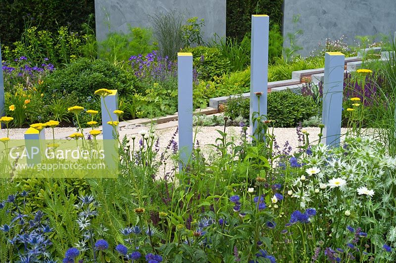 Jardin contemporain - Le jardin des petits soldats du Scotty. Concepteur: Graeme Thirde. Exposition florale RHS Hampton Court Palace