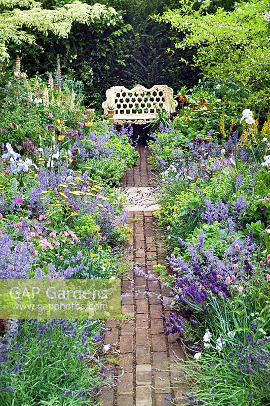 Le jardin Chris Beardshaw Design par Chris Beardshaw RHS Chelsea 2007 Silver Gilt basé sur Hidcote