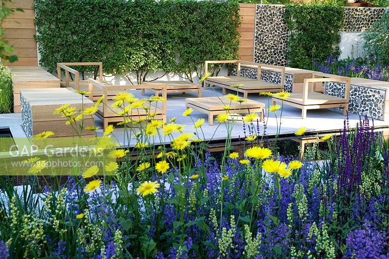 Le jardin Savills Design par Marcus Barnett Philip Nixon RHS Chelsea Flower Show 2007