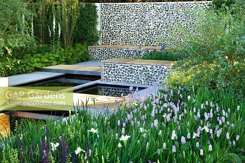 Le jardin Savills Design par Marcus Barnett Philip Nixon RHS Chelsea Flower Show 2007