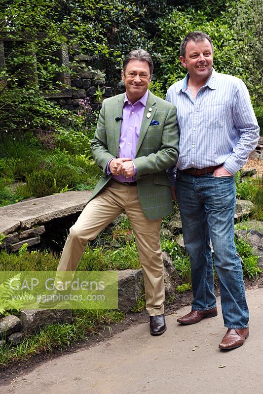 Alan Titchmarsh avec Peter Dodds de The Brontes Yorkshire Garden