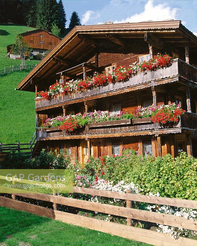 Haus / Häuser Tiroler Bauernhaus