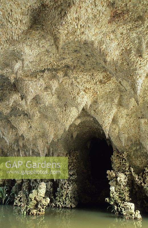 Painshill Surrey Jardin paysager pittoresque Grotte Cristaux de quartz