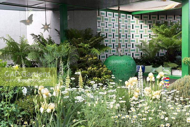 Le Jardin de bienfaisance Greenfingers. Conçu par Kate Gould Gardens, parrainé par Greenfingers Charity, RHS Chelsea Flower Show, 2019.