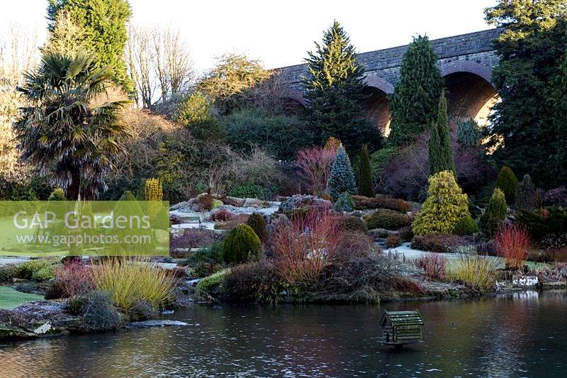 Givré, jardin d'hiver à Kilver Court, Somerset. Conçu par Roger Saul de Mulberry.