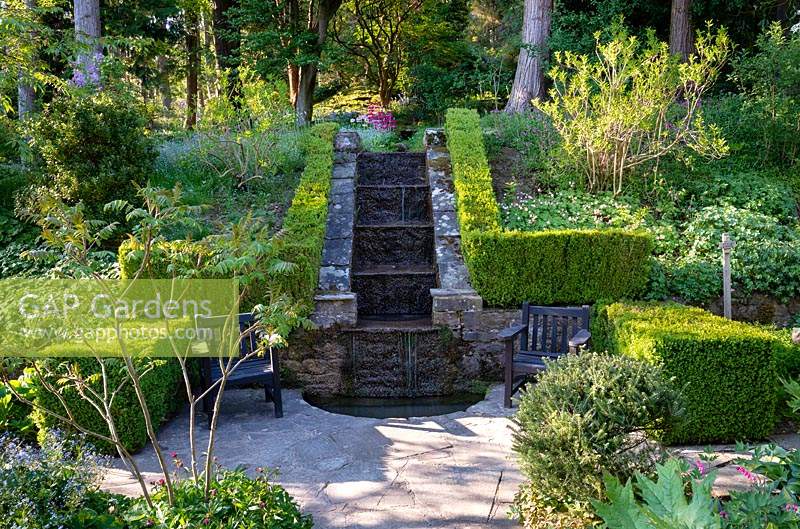 Le jardin de la chapelle à Parcevall Hall Gardens, Yorkshire.