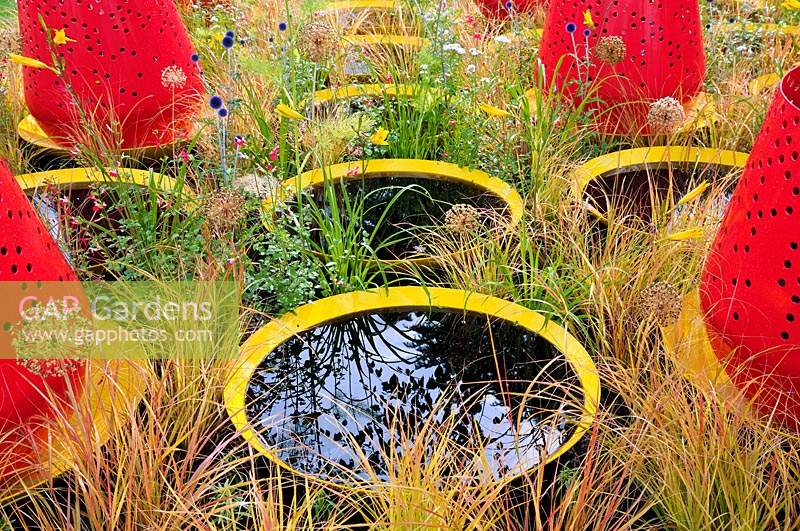 Jardin Kinetica, RHS Hampton Court Palace Flower Show 2017. Médaille en vermeil.