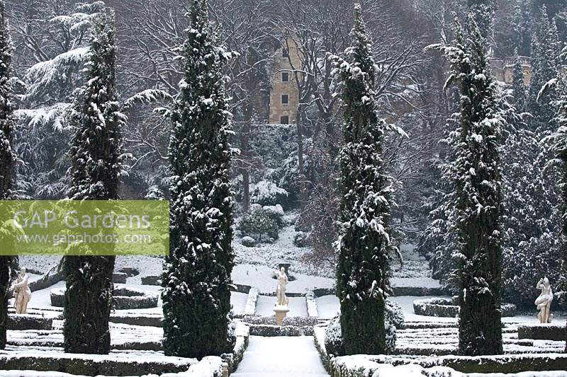 Jardin de campagne couvert de neige, Giardino Giusti, Vérone