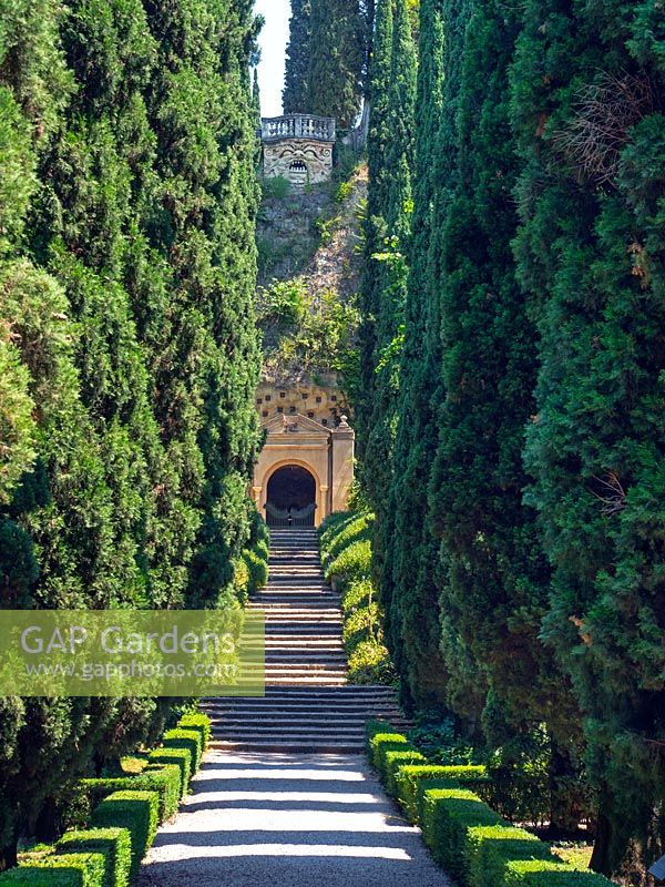 Chemin et étapes à Giardini Giusti, Vérone