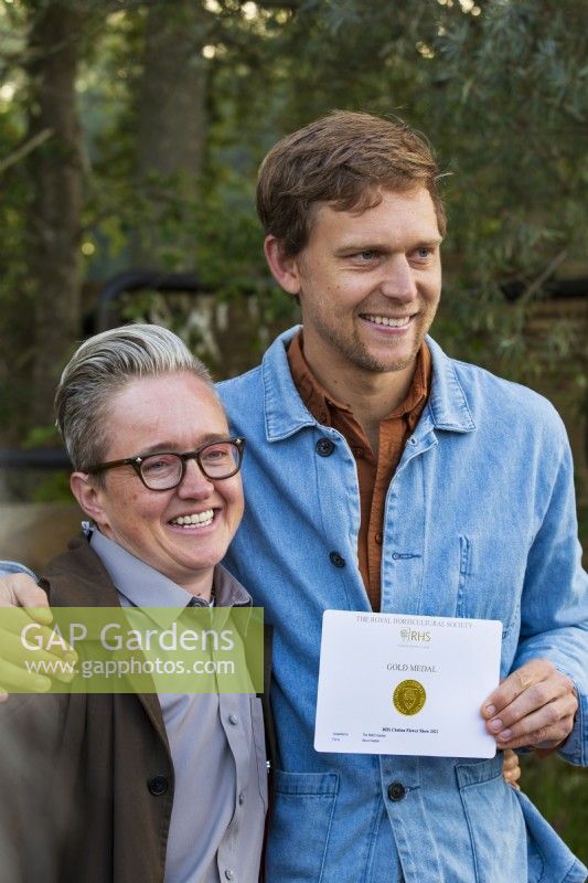 Le jardin M et G. Les créateurs Charlotte Harris et Hugo Bugg reçoivent leur médaille d'or.