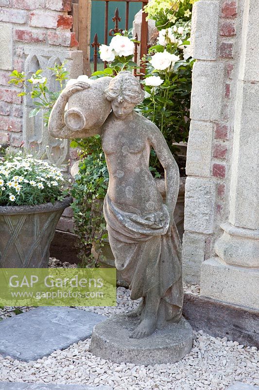 Sculpture dans le jardin 
