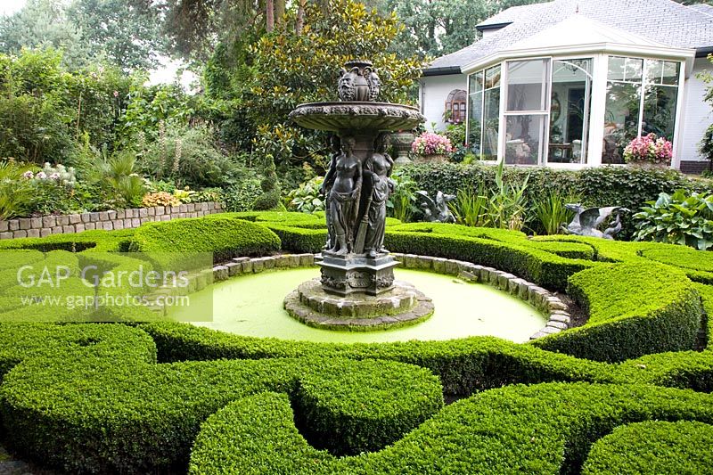 Jardin baroque avec parterre topiaire 