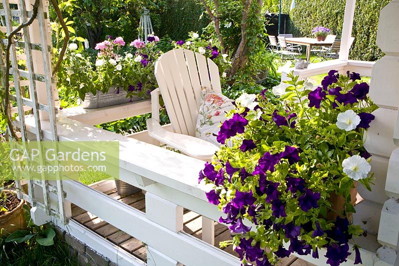 Abri de jardin avec terrasse 