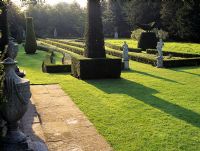 Le long jardin à Cliveden, Buckinghamshire