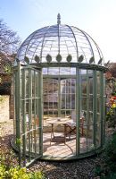 Solarium d'origine du XIXe siècle restauré dans un jardin de Cambridge