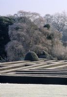 Labyrinthe couvert de givre épais en hiver - Hatfield House