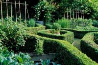 Jardin potager avec haie de boîte - la vieille chapelle, Stroud, Gloucestershire