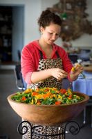 Ajouter des fleurs de souci à la salade - Ballymaloe Cookery School