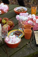Bonbons sur table de pique-nique