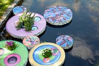 Jardin flottant idiosyncratique caractéristiques dans les étangs de Regents Park, Londres