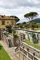 Villa Gamberaia, Settignano, Florence, Toscane, Italie. Le jardin de la grotte, une partie du jardin à l'italienne formelle