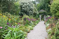 Le jardin clos dans les jardins d'Ilnacullin - île Garinish. Glengarriff, West Cork, Irlande. Les jardins sont le résultat du partenariat créatif entre Annan Bryce et Harold Peto, architecte et concepteur de jardins. août