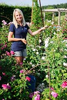 Lindsey Ellis, jardinière en chef. Felley Priory, Underwood, Notts, Royaume-Uni