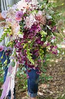 Tenue femme, naturel, bouquet, à, rubans soie