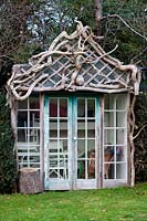 Maison d'été en bois flotté à Charlotte et le jardin de Donald Molesworth, Kent, UK.