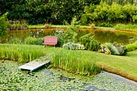 Jardin moderne avec des lacs - Beretta Kastner architetti. Monza. Italie