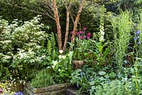 The Garden Flowerbed - un partenariat avec Asda au RHS Chelsea Flower Show 2016. Concepteurs: Alison Doxey et Stephen Welch. Parrainer