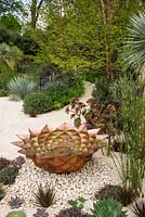 The Winton Beauty of Mathematics Garden, RHS Chelsea Flower Show 2016. Designer Nick Bailey.Plants montrant des motifs mathématiques