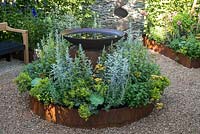 CCLA: Un jardin de retraite d'été au RHS Hampton Court Flower Show 2016. Concepteurs: Amanda Waring et Laura Arison. Commanditaire: CCL