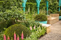 Les 500 ans de Covent Garden: le jardin de la Fondation Sir Simon Milton en partenariat avec le jardin Capco au RHS Chelsea Flower Show 2017. Sponsor: