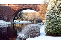 Le nouveau pont sur la rivière Doon, Alloway, Ayrshire, Ecosse en hiver