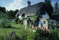Little Cote Cottage Hampshire chaumière et jardin avant