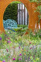 Écrans et sphères en acier corten, The David Harber and Savills Garden, RHS Chelsea Flower Show, 2018